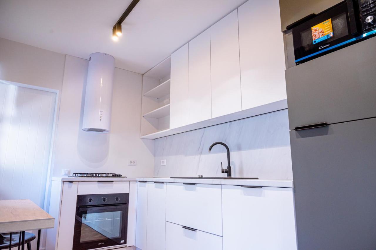 Appartamento Papi House Targoviste Esterno foto