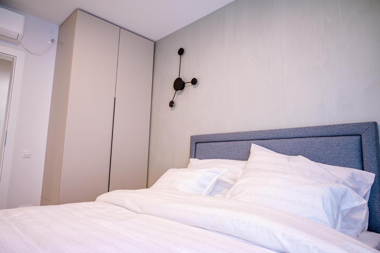 Appartamento Papi House Targoviste Esterno foto