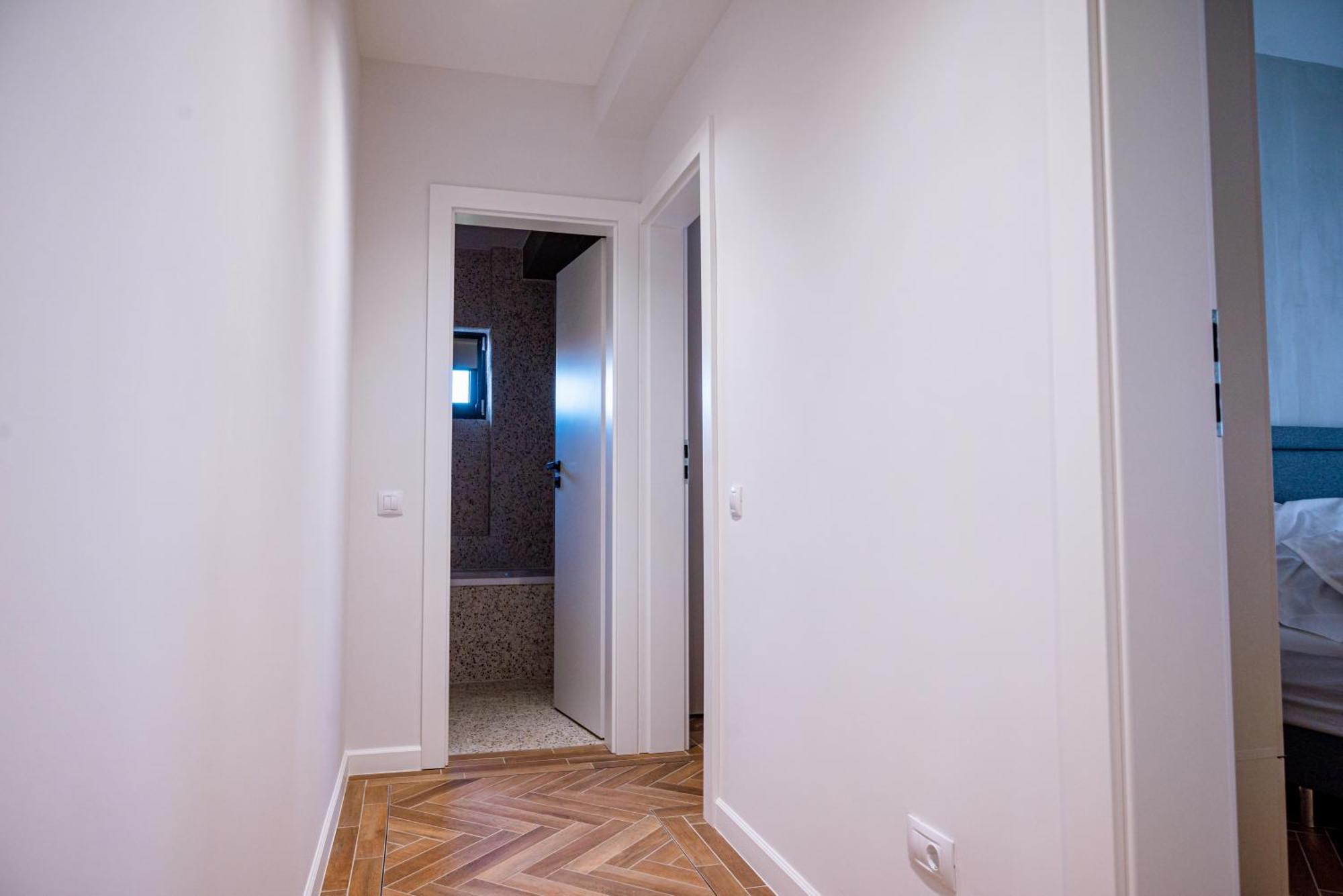 Appartamento Papi House Targoviste Esterno foto